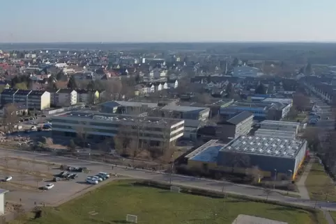 Der sogenannte Schulcampus mit der Integrierten Gesamtschule und der Realschule plus. 