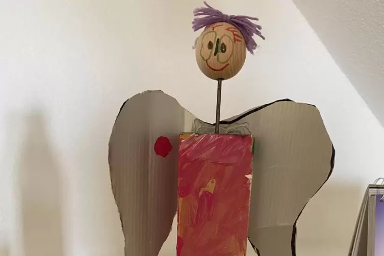 Denkbar als Geschenk f&uuml;r die Gro&szlig;eltern: selbstgebastelte Werke von den Enkelkindern.