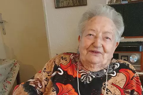 Hedwig Engel aus Limburgerhof wird 100 Jahre alt.
