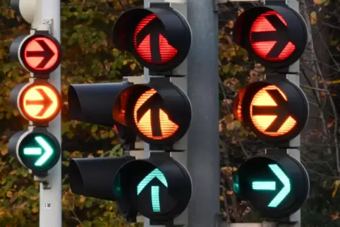 Mal war sie defekt, flackerte oder blinkte nur noch: Die Ampelkoalition hat wenigstens die Kreativität vieler Journalisten beflü