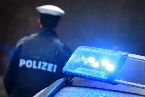 Die Polizei sucht Zeugen zum Unfallhergang. 