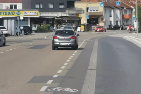 In der Blockfeldstraße in Mutterstadt gibt es bereits einen Fahrradschutzstreifen. 