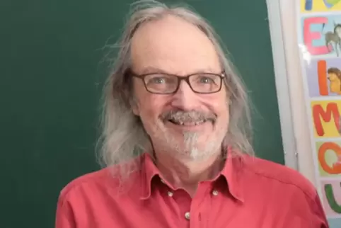 Harry Hellfors (links) leitet das Lerncafé in Grünstadt. 