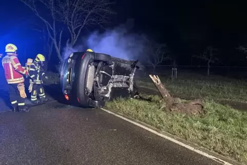 Das Auto geriet in Vollbrand.