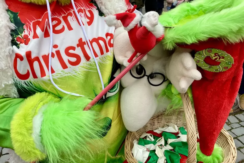 Dieser Grinch meint es nett.