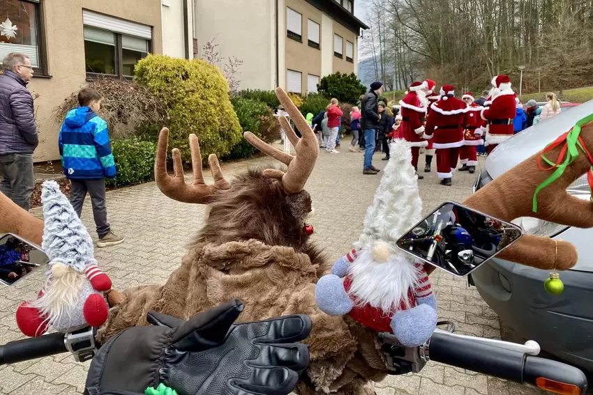 Stopp vor dem Kinderdorf in Silz, für das die Spendenaktion bestimmt ist.