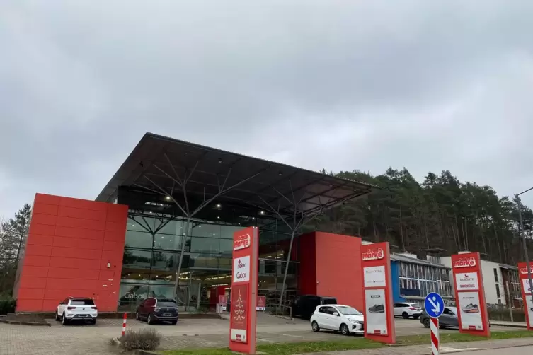 Die Schuh-Marke-Filiale in Hauenstein zieht Menschen aus der n&auml;heren und weiteren Umgebung an.