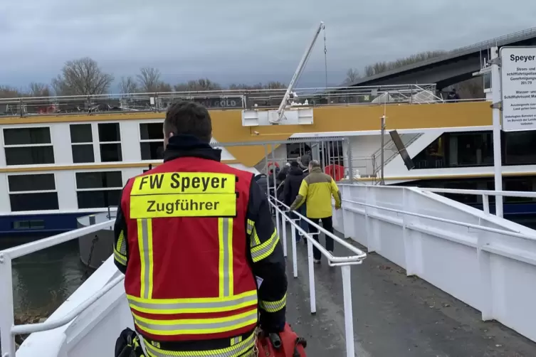 Kurz vor 9 Uhr: R&uuml;ckkehr auf das Schiff.