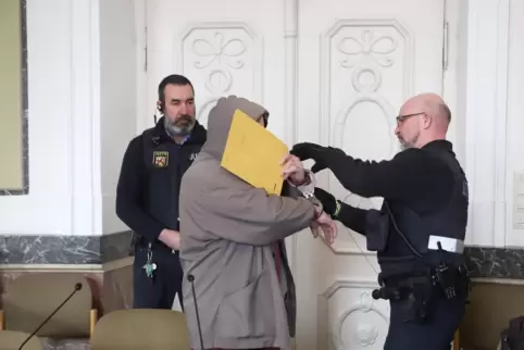 Der unter anderem wegen Kindesmissbrauchs Verurteilte muss eine lange Gefängnisstrafe absitzen.