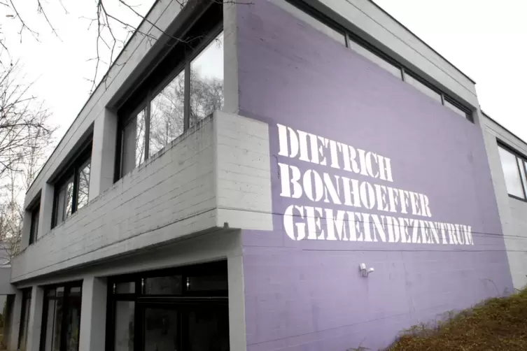 Geschichte: das fr&uuml;here Gemeindezentrum in Friesenheim.