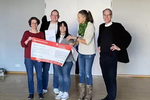 Die Gewinner in der Kategorie Newcomer der Georgens-Schule freuen sich über ihren Preis.