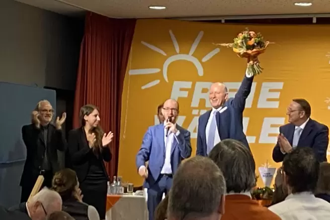 Freut sich über das deutliche Votum: Rudolf Rinnen kurz nach der Auszählung.