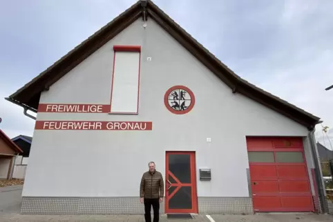 Reiner Kesselring kennt jeden Stein des Gerätehauses der Freiwilligen Feuerwehr Gronau – er hat es mit gebaut. 
