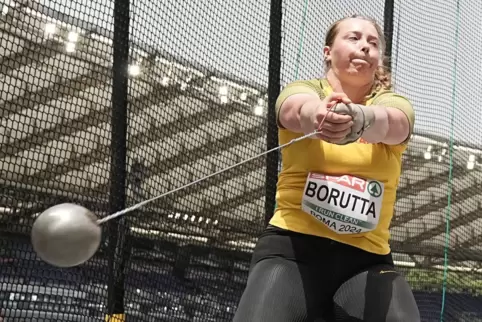 Samantha Borutta 2024 in Rom beim Hammerwurf. 