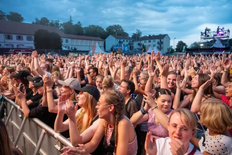 Mit einem Konzertwochenende und tausenden Besuchern feierte Kirchheimbolanden mit der &bdquo;Arena&ldquo; im August das Stadtjubil&auml;um. 