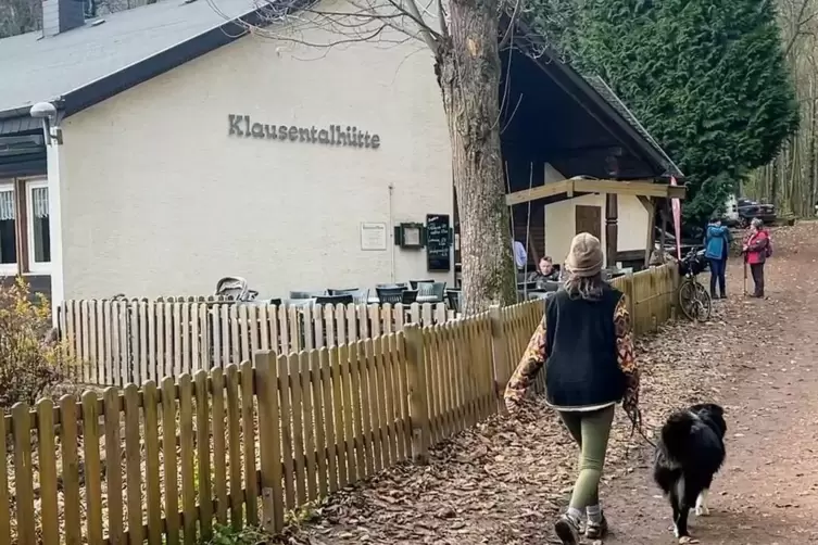 Einkehrm&ouml;glichkeit: die Klausentalh&uuml;tte. 