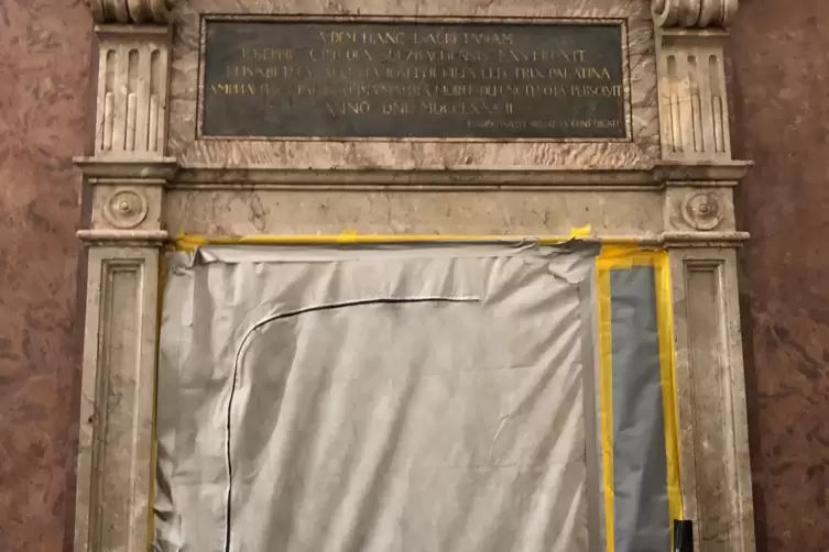 Noch ist der Zugang zur Kapelle staubdicht verschlossen. 