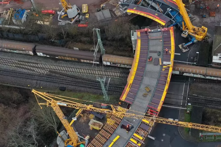 Bauarbeiten an der Brücke für die Anbindung an die B39 Ende Januar: Weidenthal zahlt einen Beitrag zu den Kosten. 