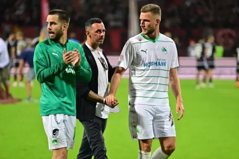 Wird der frühere Fußball-Profi Sergio da Silva Pinto (Mitte) neuer Kaderplaner beim 1. FC Kaiserslautern? 