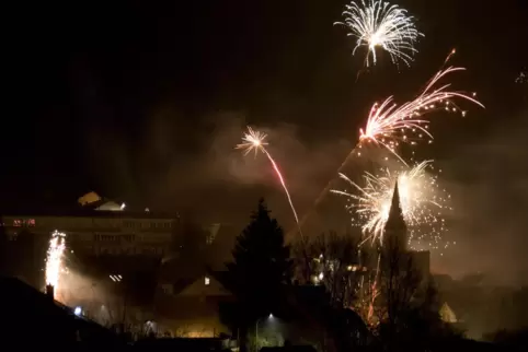 Zum Silvesterfeuerwerk droht voraussichtlich kein Regen. 