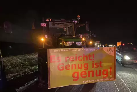 Noch’n Stau an der Autobahn: Der Trecker-Konvoi der Bauern blockierte im Januar unter anderem auch die Auffahrt zur A6 in Grünst