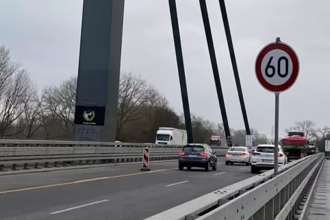 Im Bereich der Radarfallen gilt wegen der Baustelle Tempo 60.