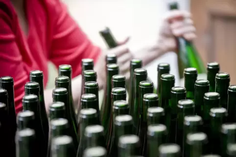 Mit sechs Buchstaben auf einem Flaschenetikett hat ein Pfälzer Weingut einen Shitstorm losgetreten. 
