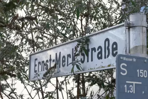 Ernst-Merk-Straße: Die Ortsgemeinde Ellerstadt würdigte sein Wirken mit der Benennung einer Straße im Neubaugebiet Kirchgewann.