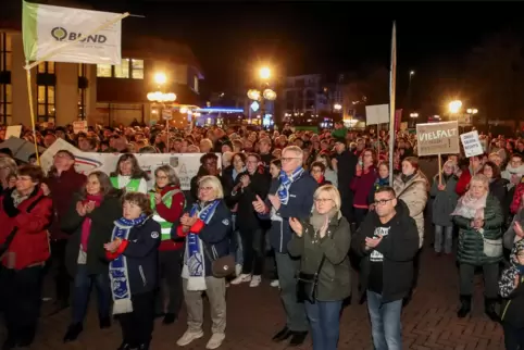 Nach dem Rassismus-Eklat beim Kindermaskenball im Januar 2024 zeigten die Liburgerhofer Flagge – gegen Rassismus und für Vielfal