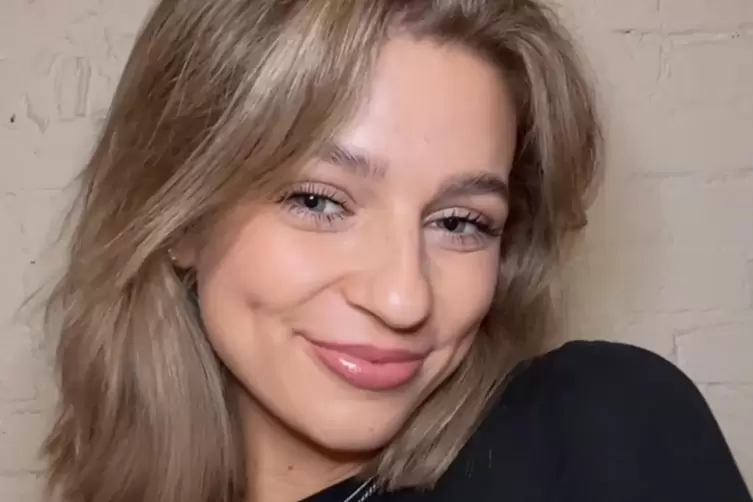 Neuer Look: Jana Wetzel tr&auml;gt ihre Haare nun nur noch schulterlang.
