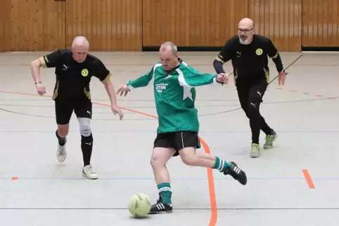 Losgelegt wie die Hämmel: ASV Waldsee besiegt Sankt Leon (schwarz) 6:0.