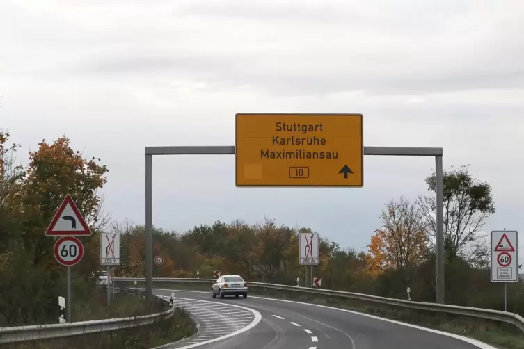 Auf der Auffahrt von der B9 auf die A65 Richtung Karlsruhe ist nur Tempo 60 erlaubt.