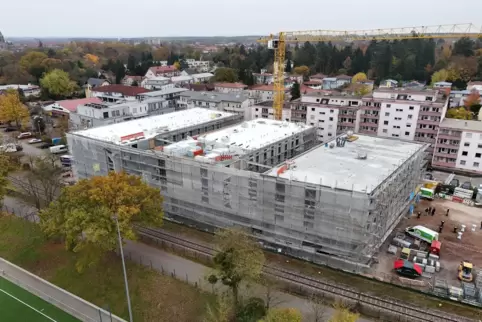 Das Wohnheim über dem Aldi im November.