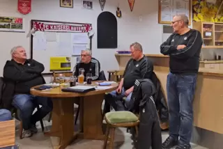 Nachbesprechung (von links): Klaus Karl, Vorsitzender Verbandsspielausschuss, Ralf Jäger, Schiriobmann Südpfalz, Klaus Rings, Vo