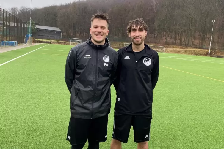 Haben beim TuS Steinbach bereits f&uuml;r die kommende Saison unabh&auml;ngig von der Liga verl&auml;ngert: Patrick Wolf (links) und Daniel Gho