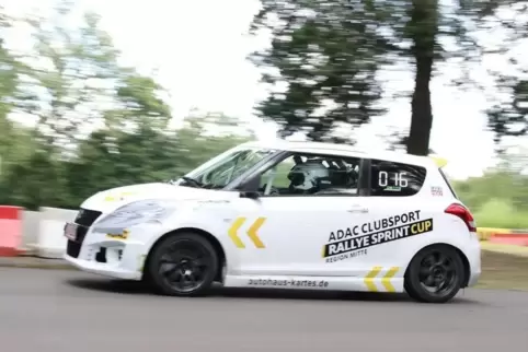 Das Rallyeteam Simon Steitz/Jochen Rheinwalt im Suzuki Swift Sport. 