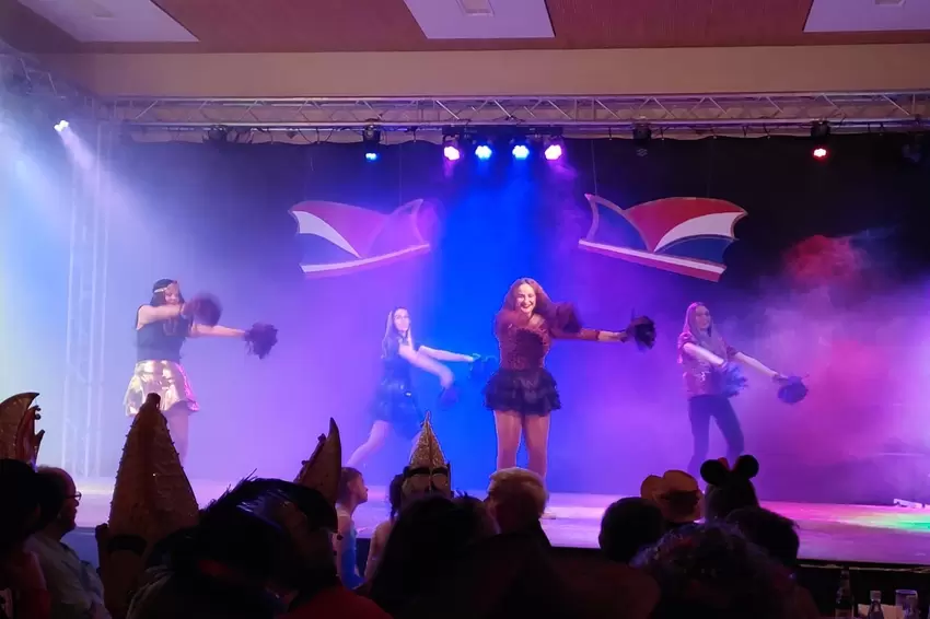 Die Neidenfelser Burgnarren zeigten ihren Showtanz in ihren an die Serie Monster High angelehnten Verkleidungen.