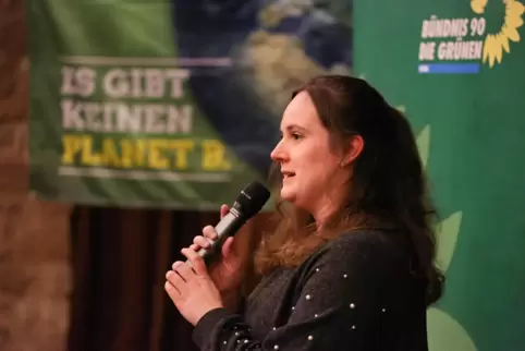 Bundestagsdirektkandidatin Lea Siegfried beim Neujahrsempfang des Kuseler Kreisverbandes der Grünen in der Zehntscheune auf Burg