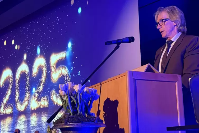 Verbandsb&uuml;rgermeister Stefan Veth blickt auf ein bewegtes Jahr 2024 zur&uuml;ck in seiner Rede beim Neujahrsempfang.