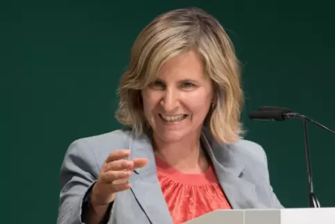 Katrin Eder wird erwartet. 