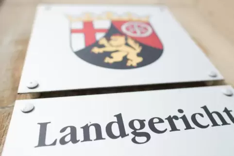 Am Dienstag wird das Verfahren fortgesetzt.