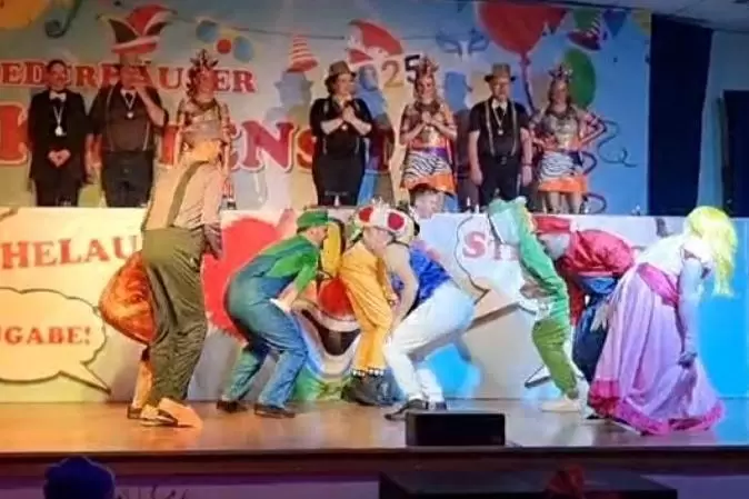 Für den krönenden Abschluss sorgten die Männer, die als Super-Mario-Charaktere das Finale einläuteten und für ordentlich Lacher
