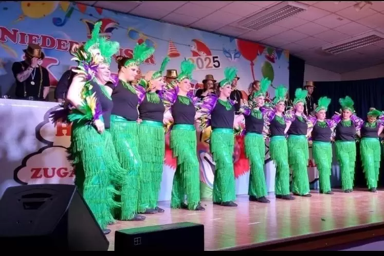 Die Tanzgruppe des Karnevalvereins Kriegsfeld sorgte mit dem Thema Rio für ordentlich Stimmung im Saal.