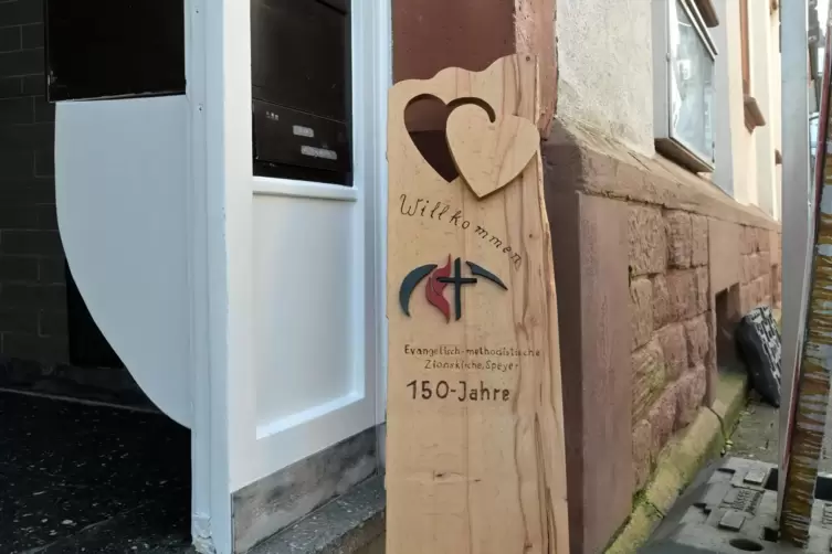 Nach 160 Jahren ist Schluss: Der letzte Gottesdienst in der Hagedornsgasse 4 ist abgehalten. 