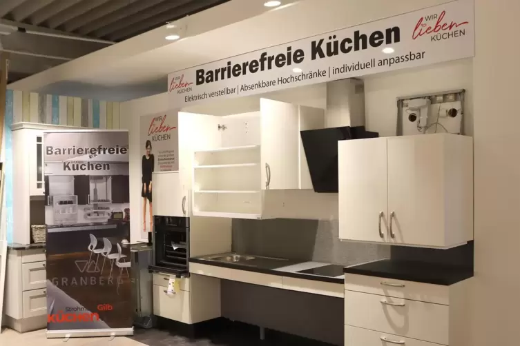 K&uuml;chen f&uuml;r die speziellen Bed&uuml;rfnisse von &auml;lteren und behinderten Menschen sind auch im Angebot. 