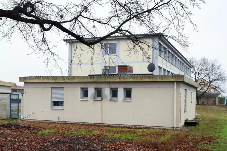Birkenweg: kommunale Fl&uuml;chtlingsunterkunft angrenzend an die Erstaufnahmeeinrichtung des Landes.