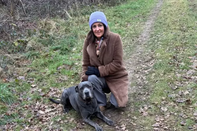 Sport und Beten habe ihr nach der Krebsdiagnose geholfen, sagt Edina Hoffmann. Um eine Chance auf Heilung zu erhalten, hofft die Sport und Beten habe ihr nach der Krebsdiagnose geholfen, sagt Edina Hoffmann. Um eine Chance auf Heilung zu erhalten, hofft die