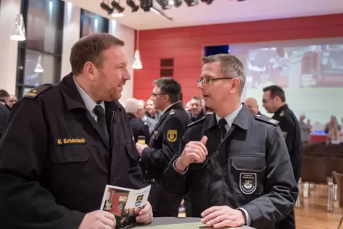 Der frühere und der künftige Brand- und Katastrophenschutz-Inspekteur für den Landkreis Germersheim (von links) : Mike Schoenlau
