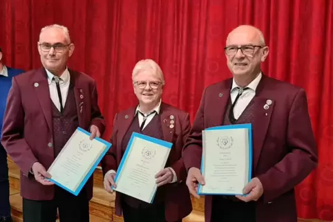 Haben bereits gemeinsam den Kindergarten besucht und sind jetzt für 50 Jahre Musizieren in der Katholischen Vereinskapelle Enken