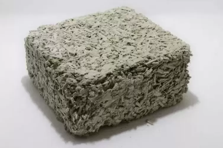 Noch ungew&ouml;hnlich: Mauerstein aus Hanf und Mineralien. 